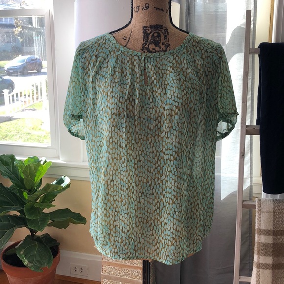 CAbi Pebble Keyhole  Green and Tan Short Sleeve Top #Cabi lot 602 polyester top - Picture 2 of 5